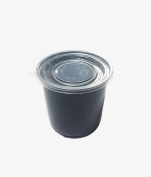 Pot rond en plastique noir fond gris avec couvercle